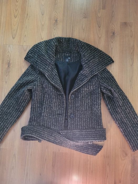 Scurta de toamna H&M cu guler înalt