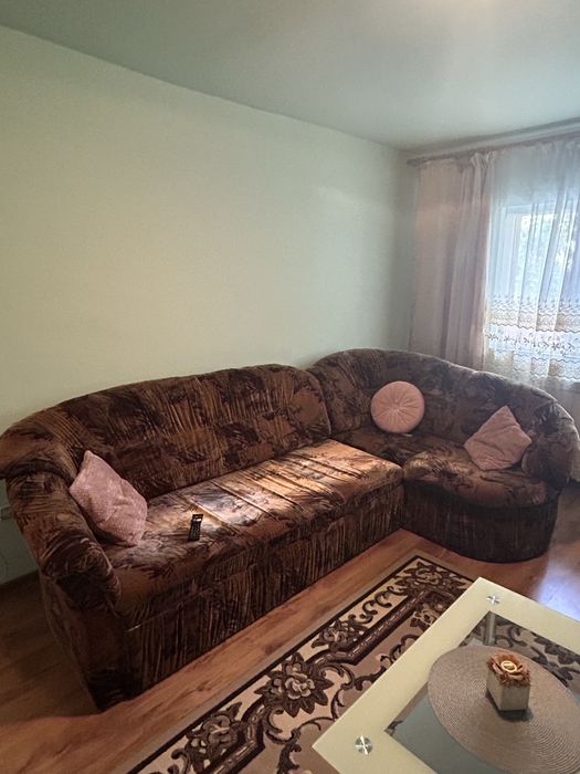 Living + coltar 2000 ron ambele