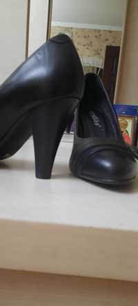 Туфли чёрные размер 33-34