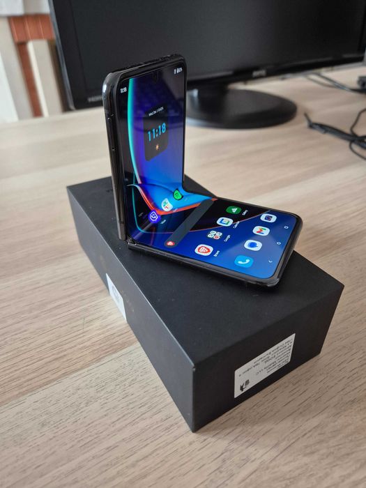 Motorola Razr 40 Ultra, като нов (гаранция до 06.27)