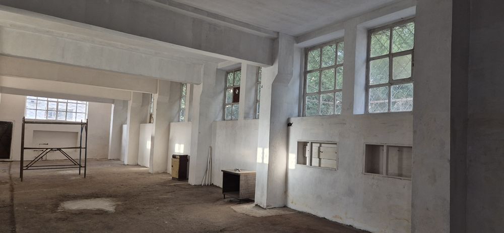 Spatiu comercial/Depozit/Hală cu Casa de locuit