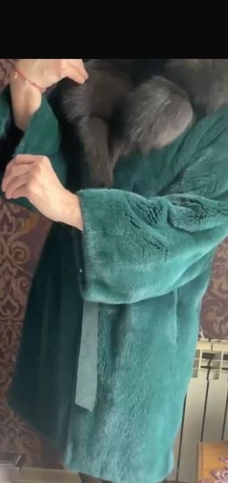 Канадская норка,англ. воротник Соболь;цвет:изумруд 46-50;шуба норковая