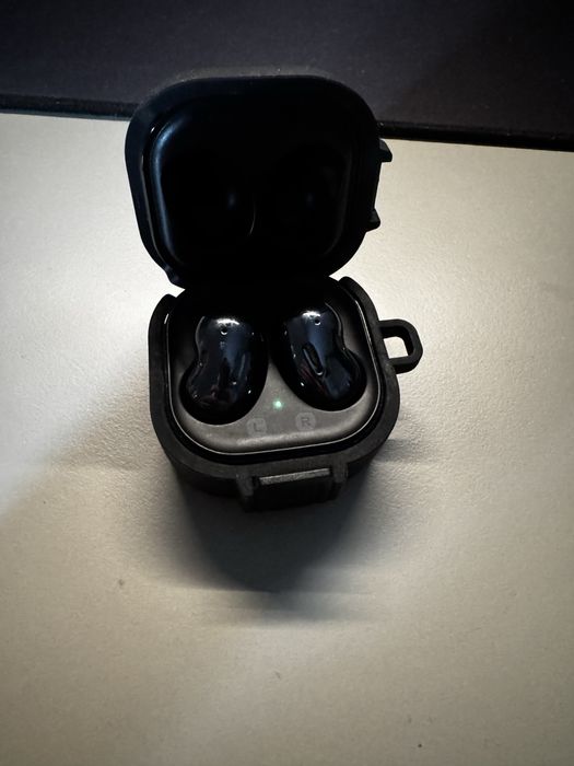 Casti Samsung buds live carcasa inclusa!