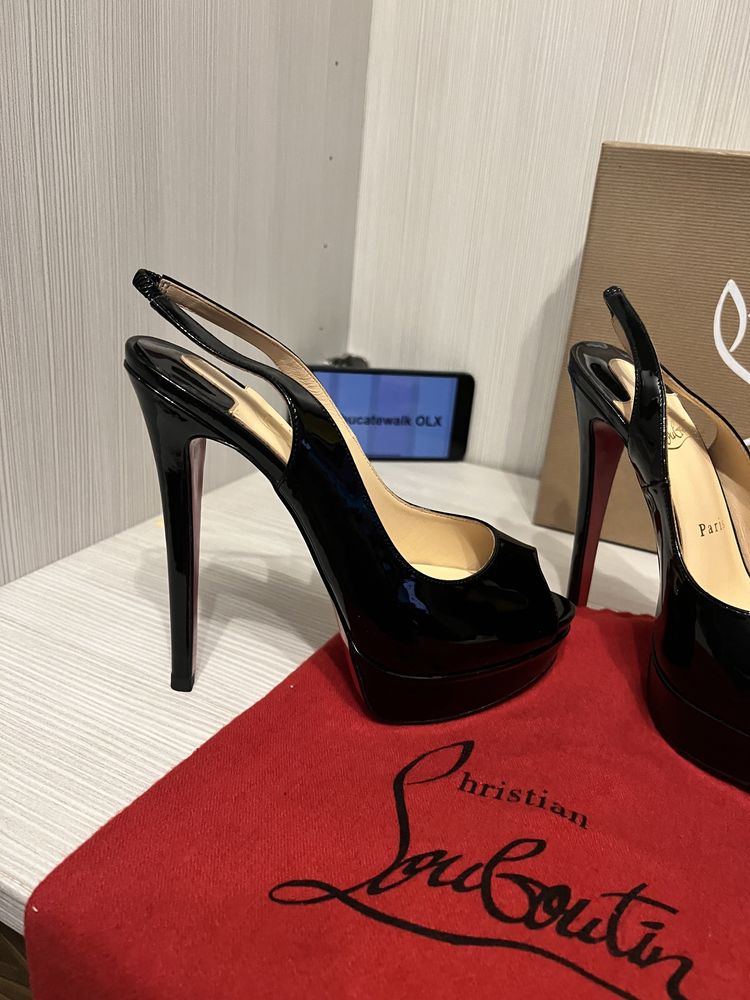 Louboytin peep toe 37