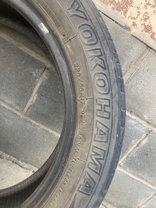 Продам шины Yokohama R17 225/55