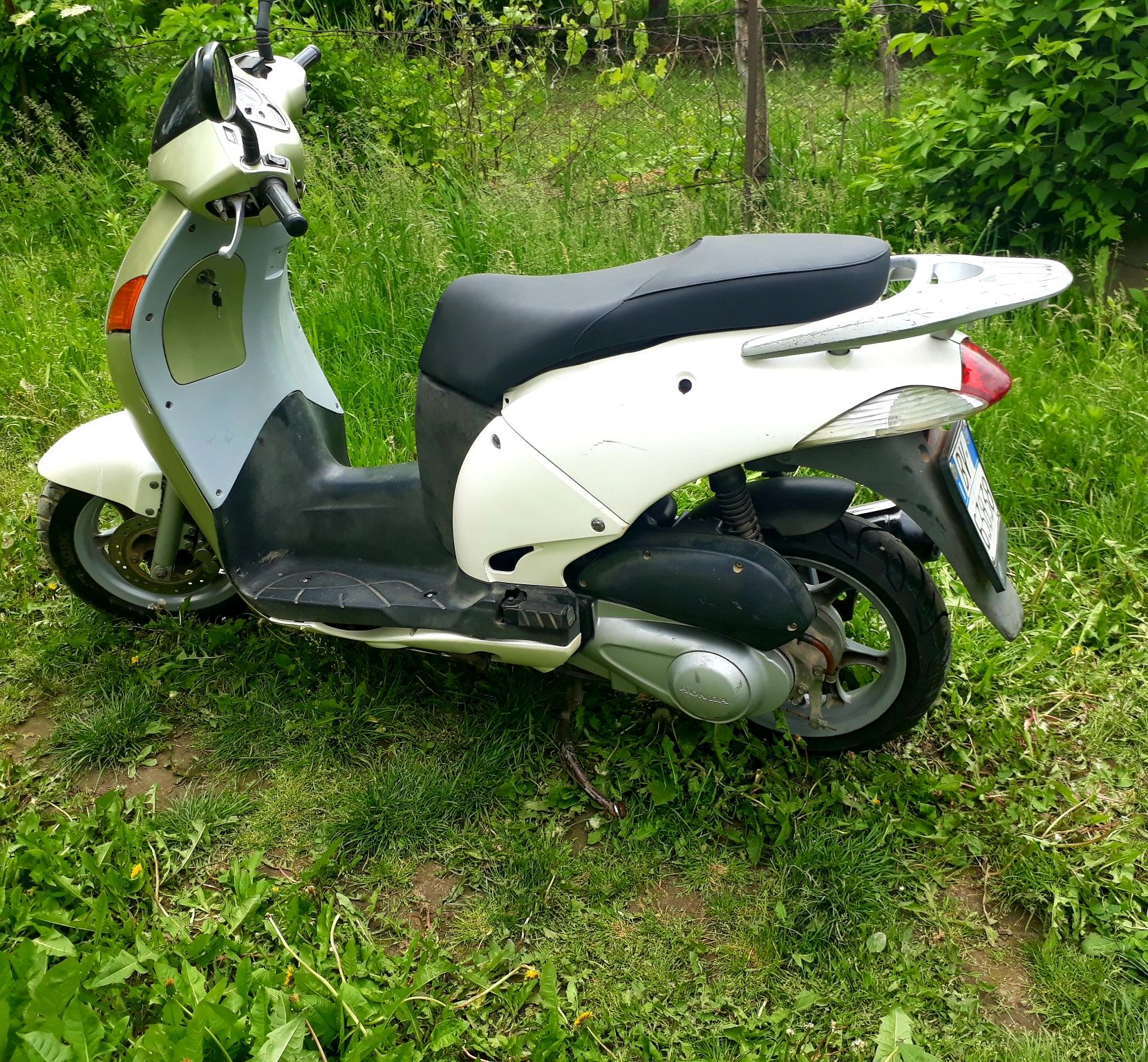 Scuter Honda 125 cc 4 T