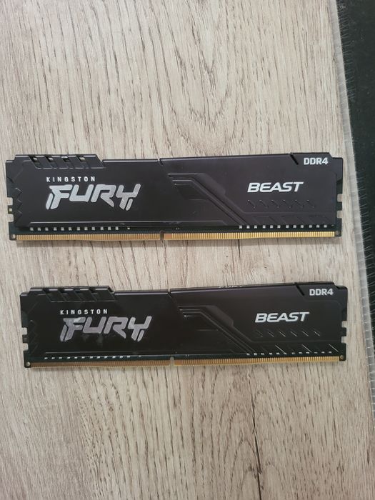 Продаю: оперативная память 16 гб ( 2 плашки по 8 гб )