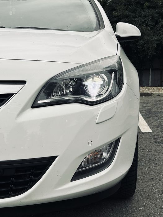 Opel Astra J Sports Tourer 1.7 CDTI – 125 CP – 2012