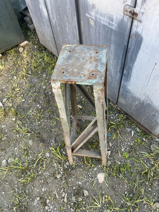 Suport polizor masiv