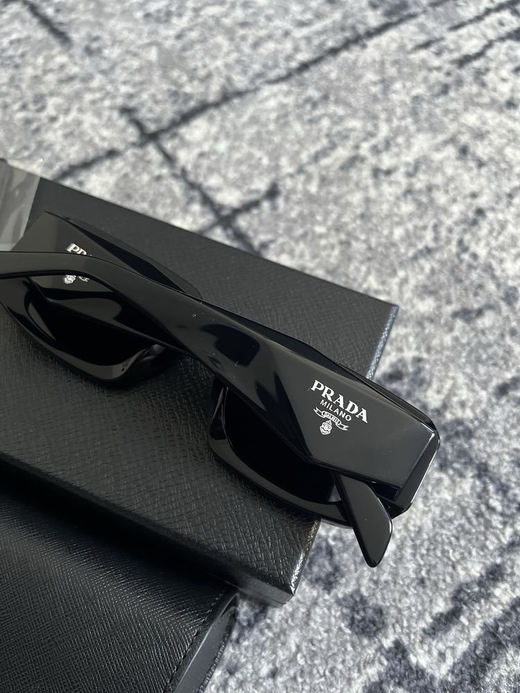 Слънчеви очила Prada symbole