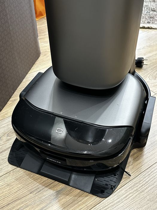 Моющий Робот пылесос BORK