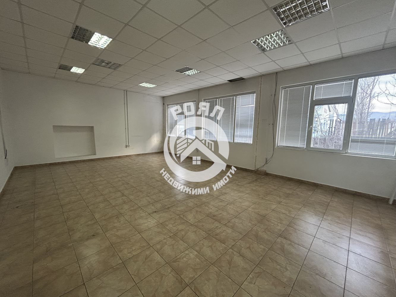 Офис в Пловдив-Индустриална зона - Юг площ 200 цена 1080