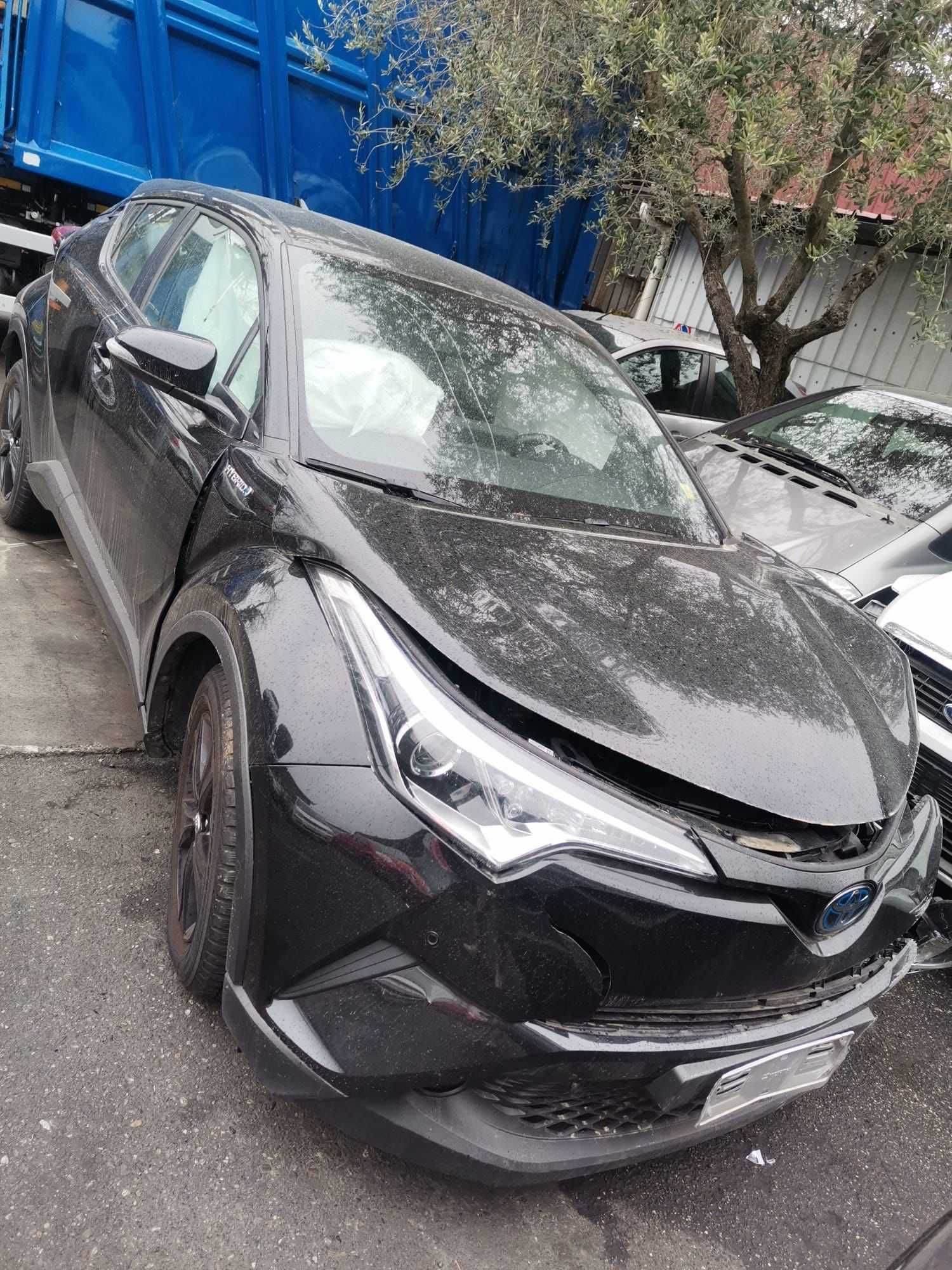 Dezmembrez  Toyota CH-R an 2019 1.8 benzina Hybrid