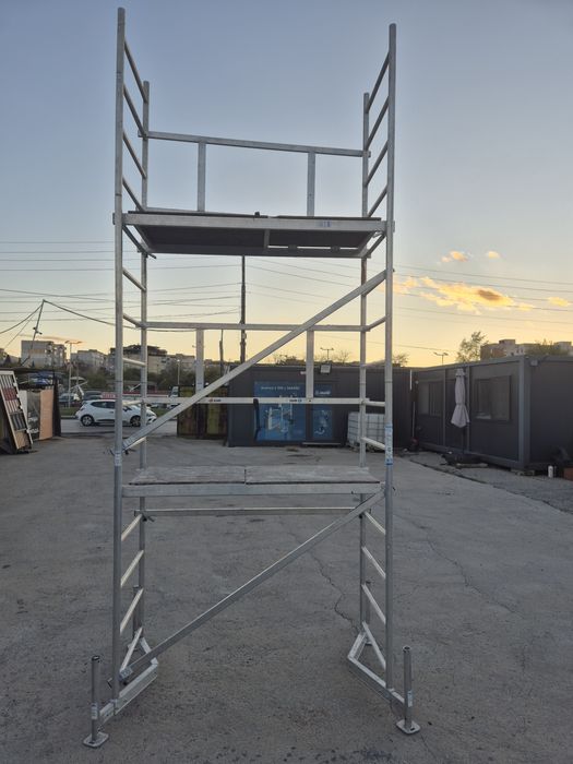 Мобилно алуминиево скеле / кула под наем