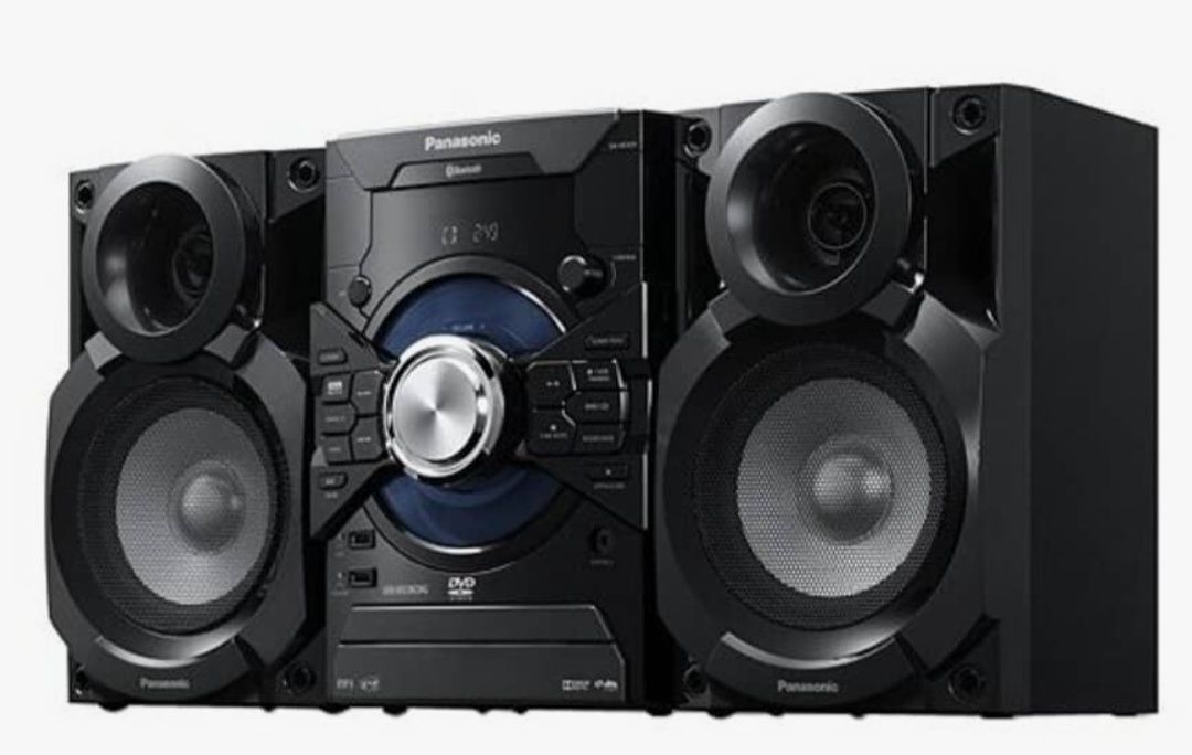 Muzikalniy sentr sotiladi.  PANASONIC