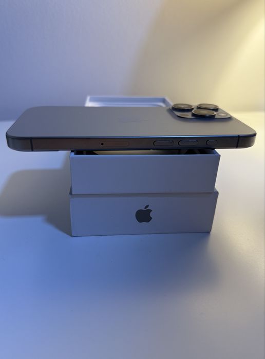 iPhone 15 Pro Natural Titanium