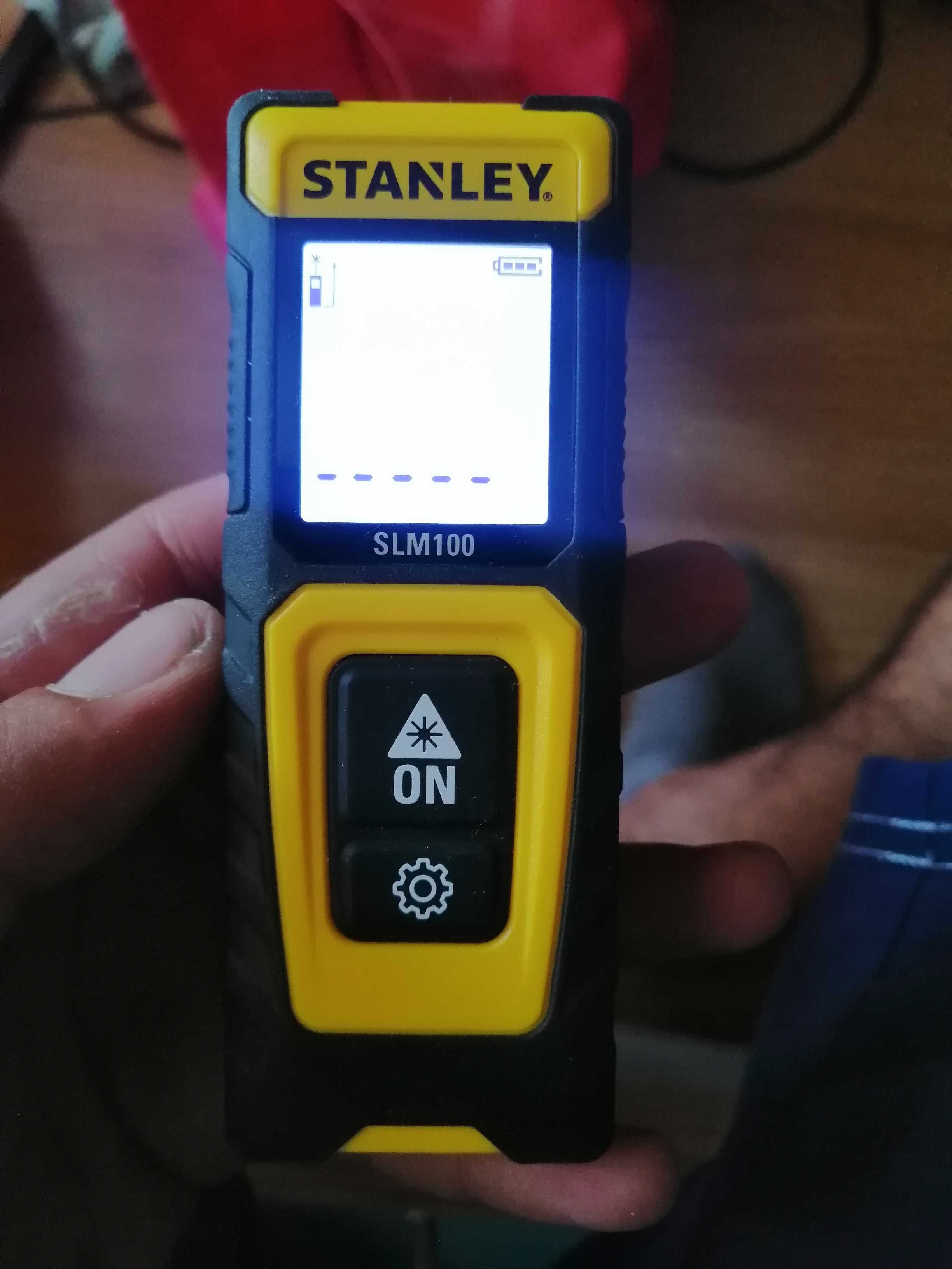Лазерна ролетка Stanley