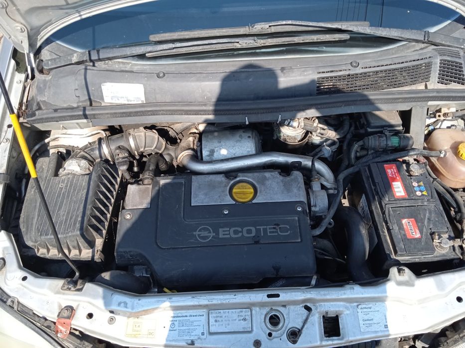 Продавам Опел Зафира 2001 г  20дизел 101кс. На части