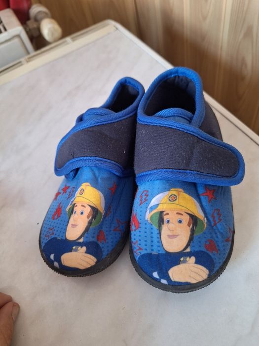 Papuci de casa /botosei marime 25/26