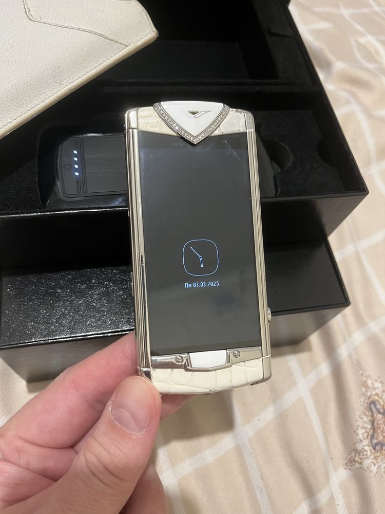 Легендарный телефон Vertu Constellation T