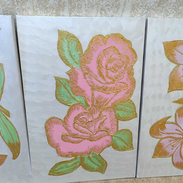 Onam chizgan partretlar sotiladi