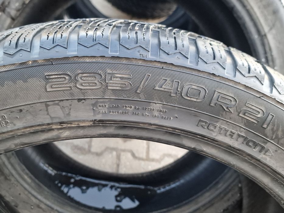 285 40 21 Nokian