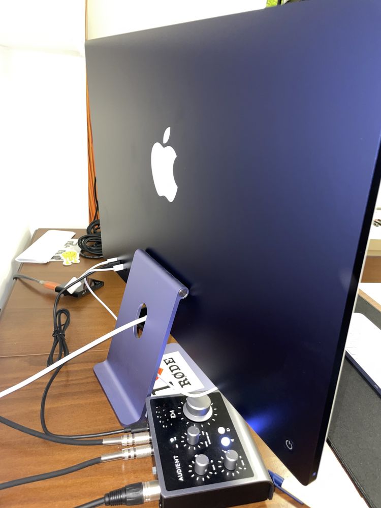 iMac M1 8 core GPU 256 GB Touch ID настолен компютър MacBook