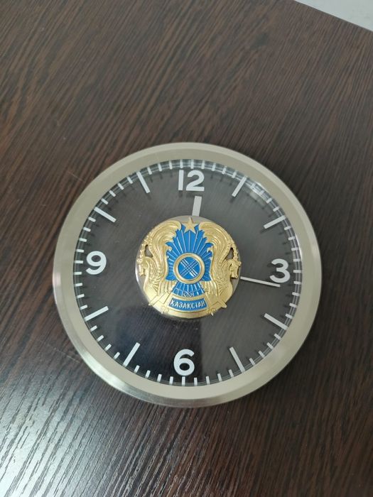 Часы с гербом сделанные на заказ