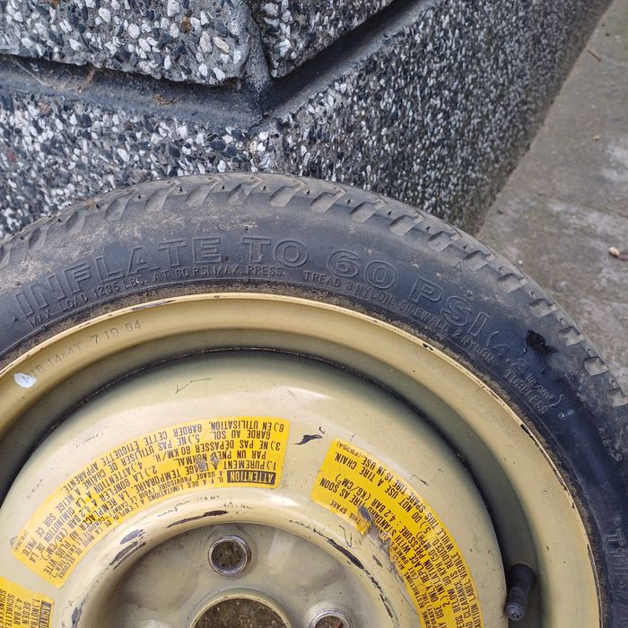 Резервна гума тип патерица