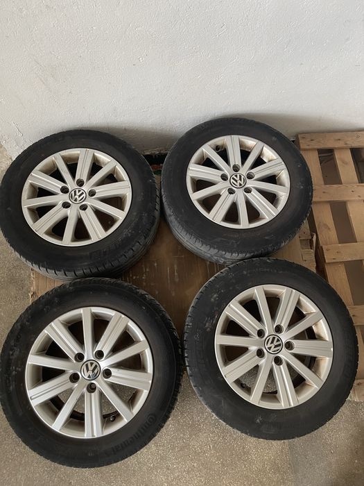 Vând jante originale VW R15