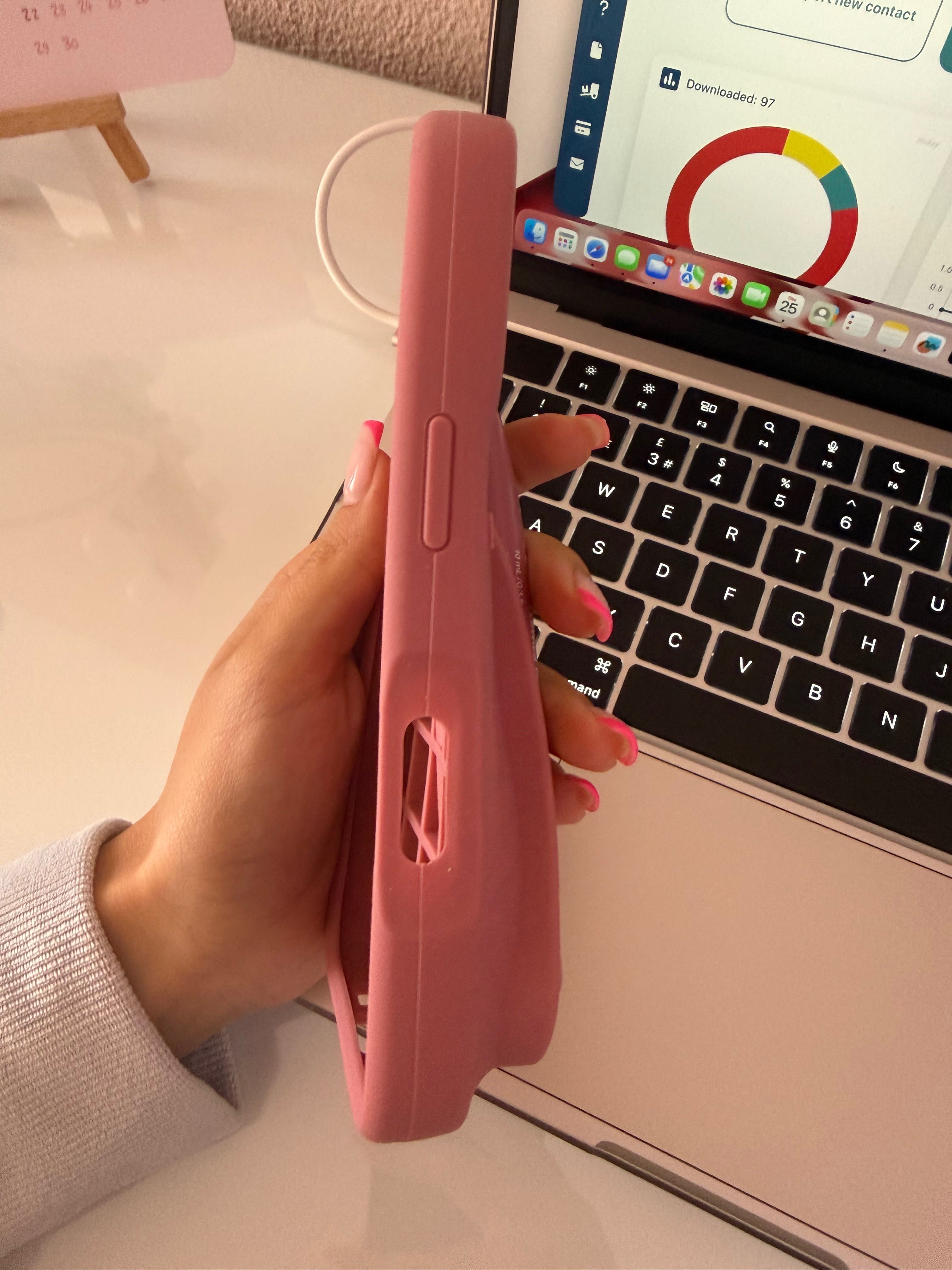 Кейс за iPhone 16pro
