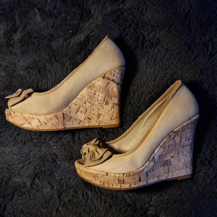 Papuci cu toc eleganti