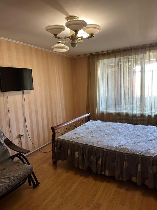 Сдам 1-но комн кв в самом центре на длительный срок