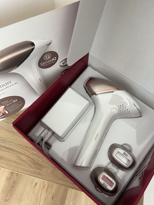 Фотоепилатор Philips Lumea 9900