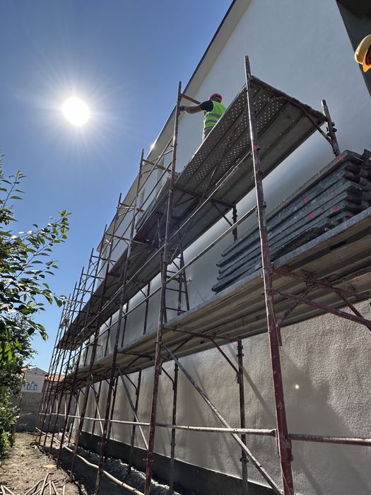 Schela metalica de inchiriat