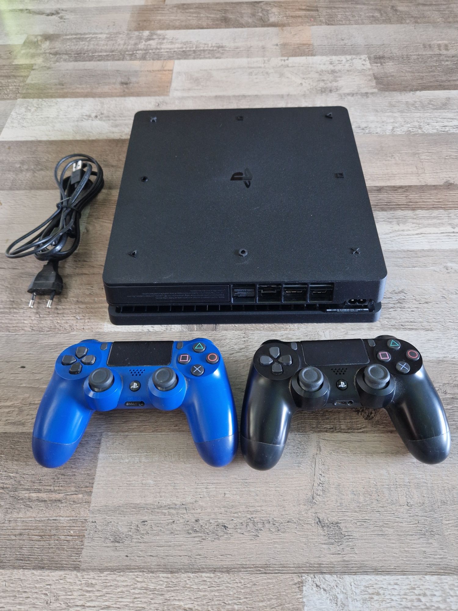 Playstation 4 slim 1T