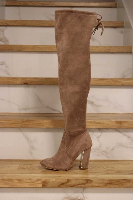 Дълги велурени ботуши