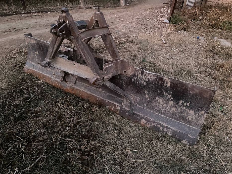 Traktor pluk tleshka barana surgich