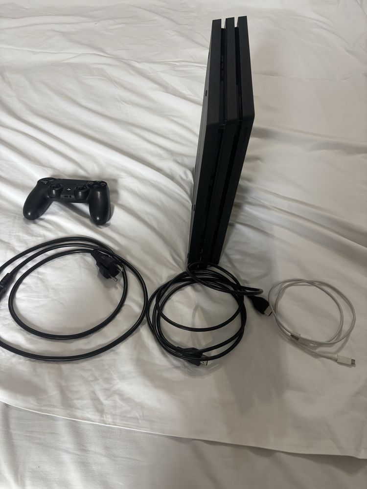 Отлично състояние PlayStation 4 PRO
