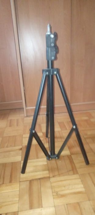 Продам два штатива