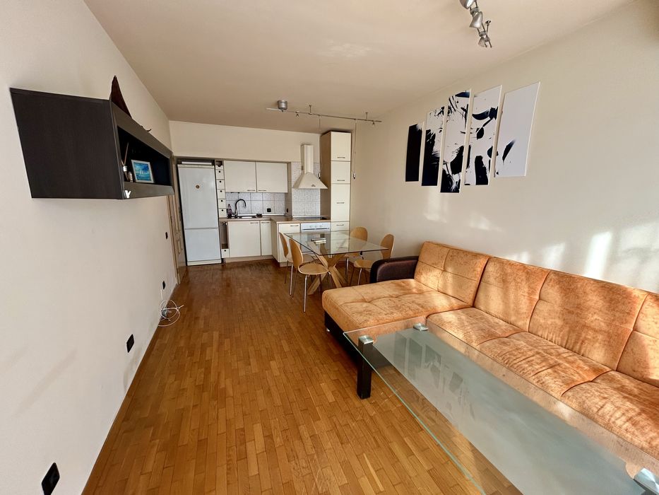 Отдавам под наем двустаен Варна кв.Бриз