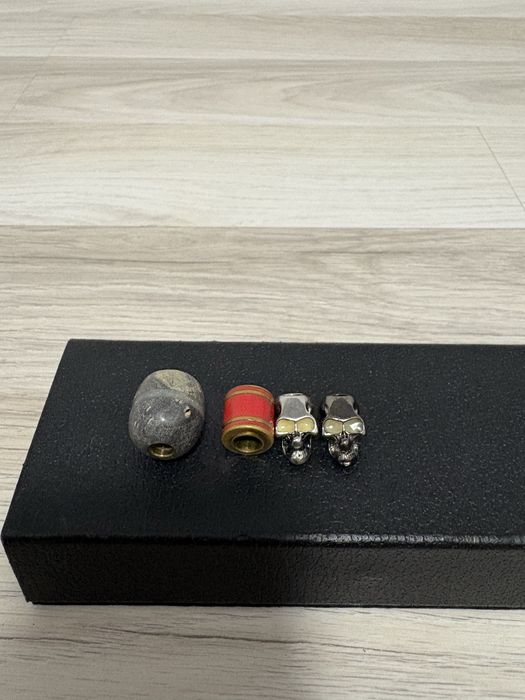 Мъниста за ножове