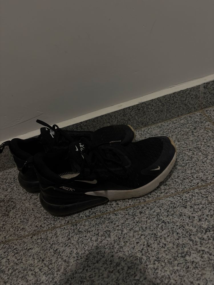Продавам Nike 270’