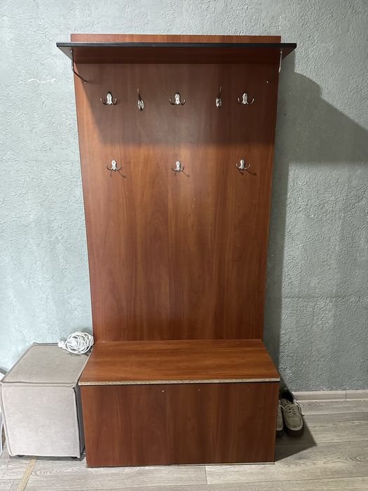 Продам шкаф в прихожую