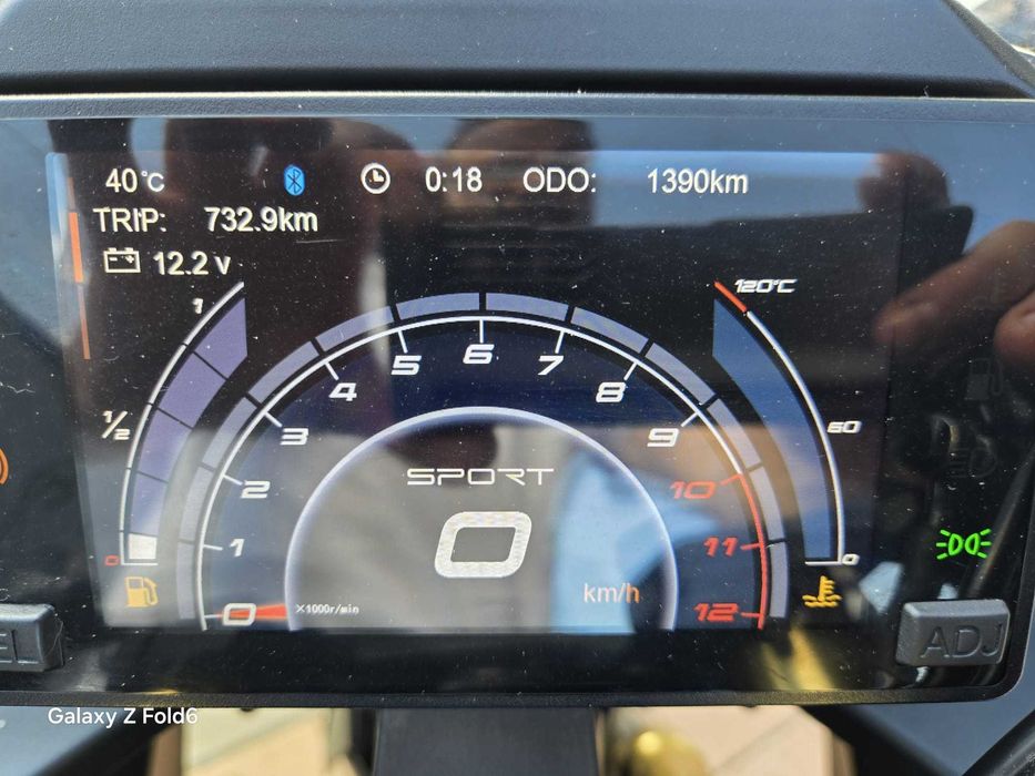 Motocicleta soției – CFMOTO 300SR 2022 – doar 1.390 km, ca nouă!