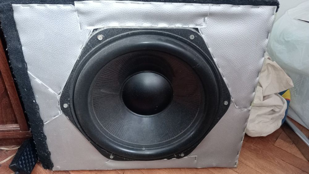 Бас колона ( бас каса)