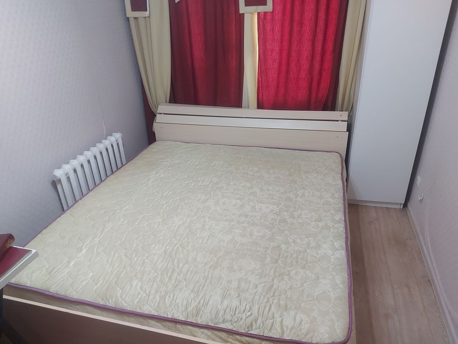 Большой матрас(кровать). Срочно в руки!! 200 * 220 см