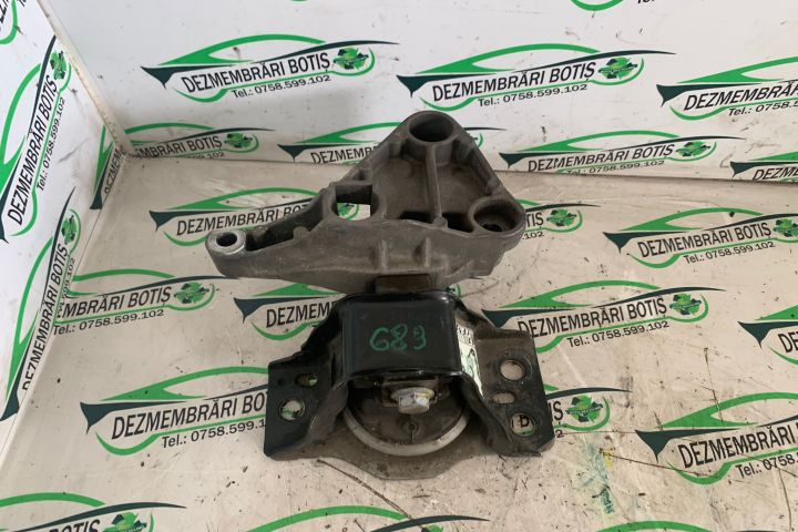 Suport motor dreapta 8200 592 642 Dacia Logan prima generatie