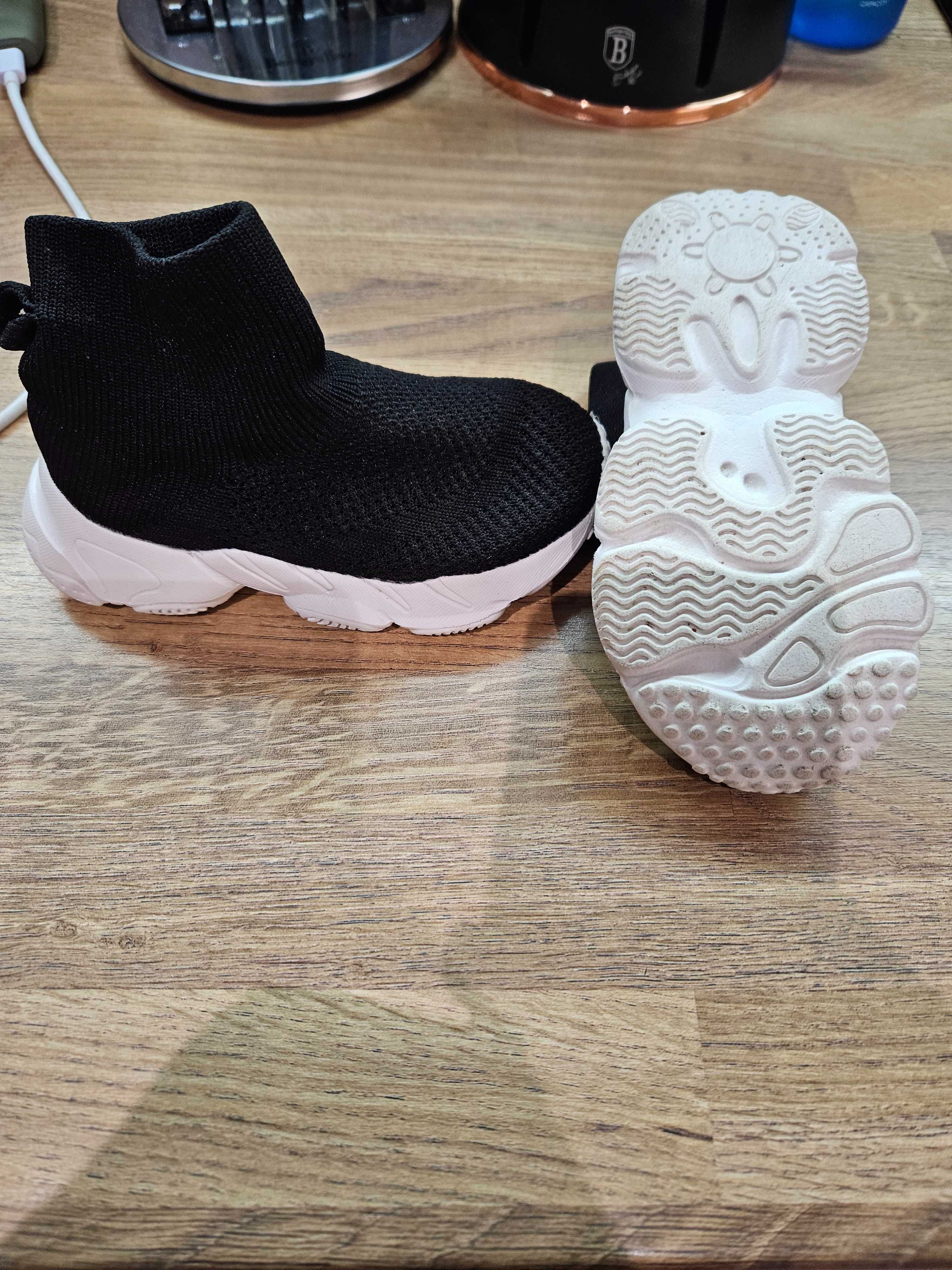 Обувки adidas за момче