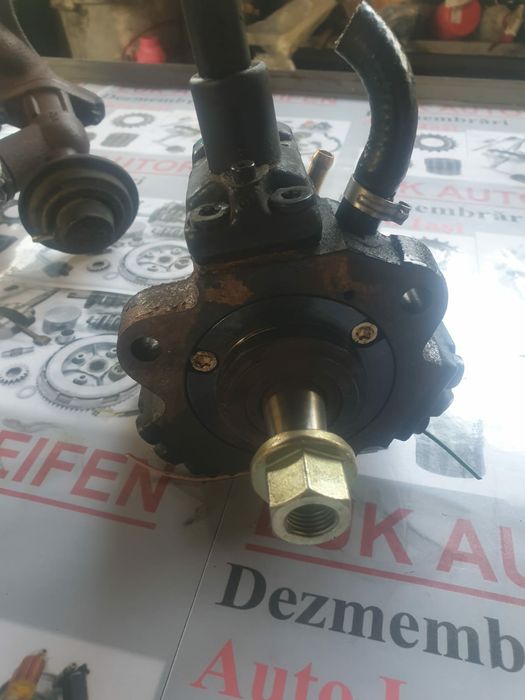 Pompa de injecție injector injectoare Peugeot 307 2.0 HDI